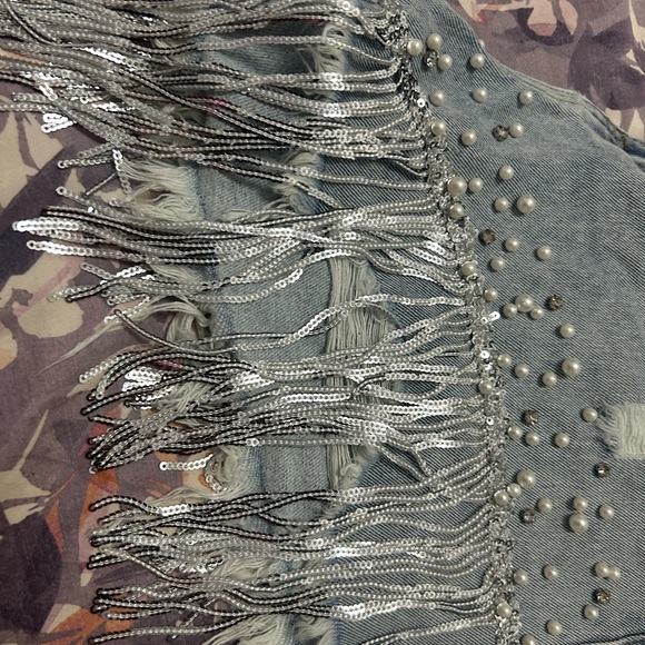 Light denim pearly silver chain shorts - Picture 5 of 5